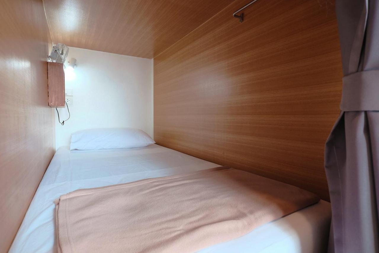 Wayha Hostel Don Mueang Airport Бангкок Экстерьер фото